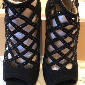 Suede w black studs
